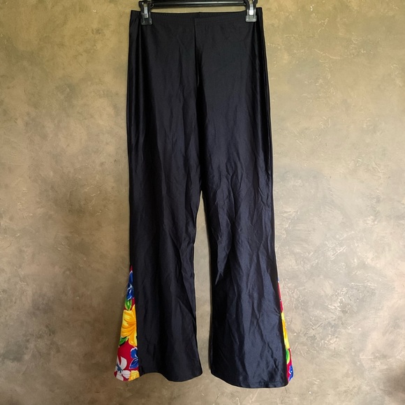 Vintage Stretchy Black and Floral Flares Bellbottom Pants - Picture 4 of 8